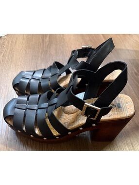 Kork-Ease black Whitney platform gladiators sandals size 9 studded